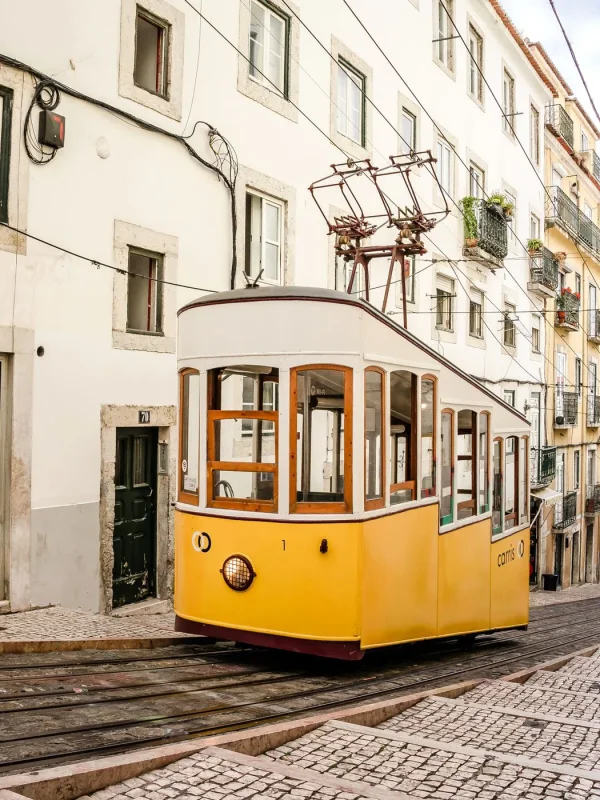 strip-8-lisbon-tram
