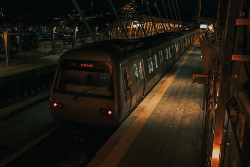 S01 night train 4