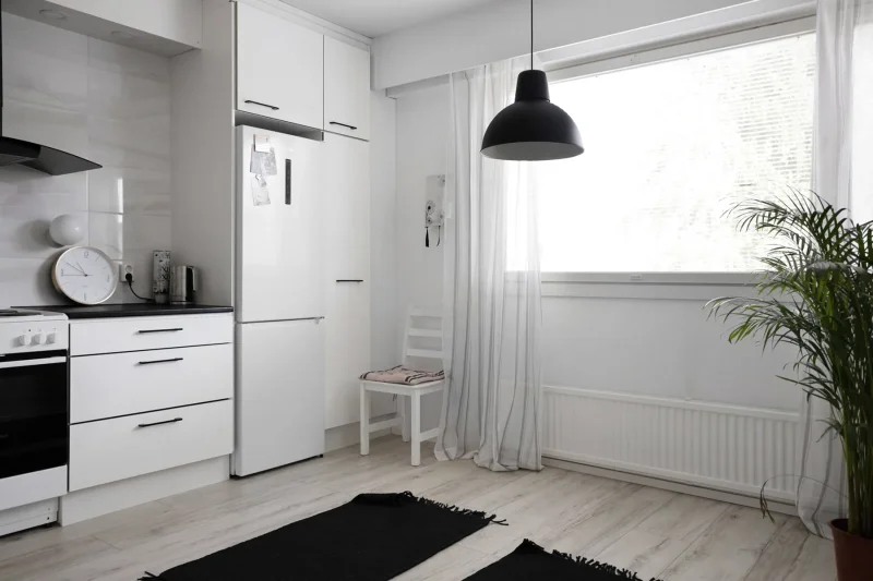 Kitchen for a Cook, white fronts